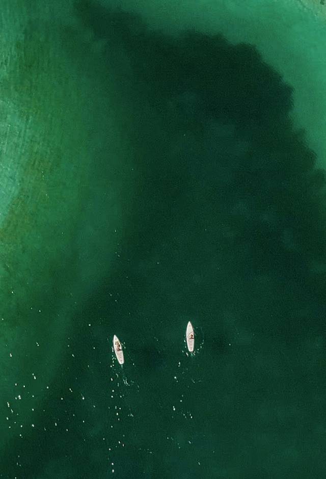 Vogelperspektive auf den Eibsee mit 2 Kajaks