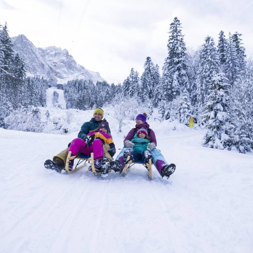 Tobogganing fun deluxe: Radiant faces guaranteed - Hotel Eibsee