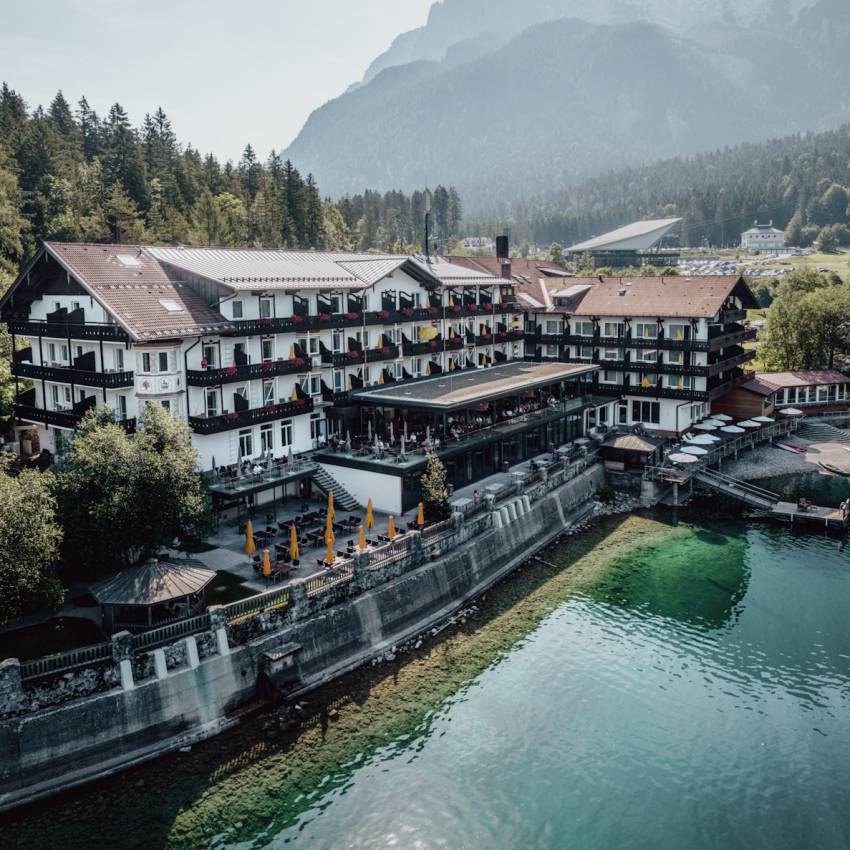 Eibsee Hotel im Sommer 