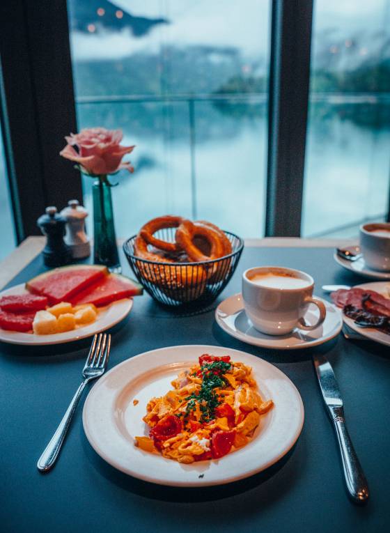 Frühstück im Eibsee-Hotel