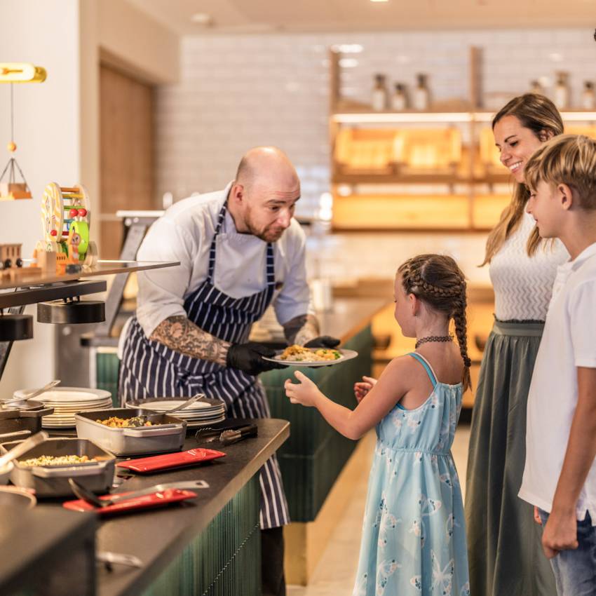 Let's go to the kids' buffet!: Just like the adults - Hotel Eibsee