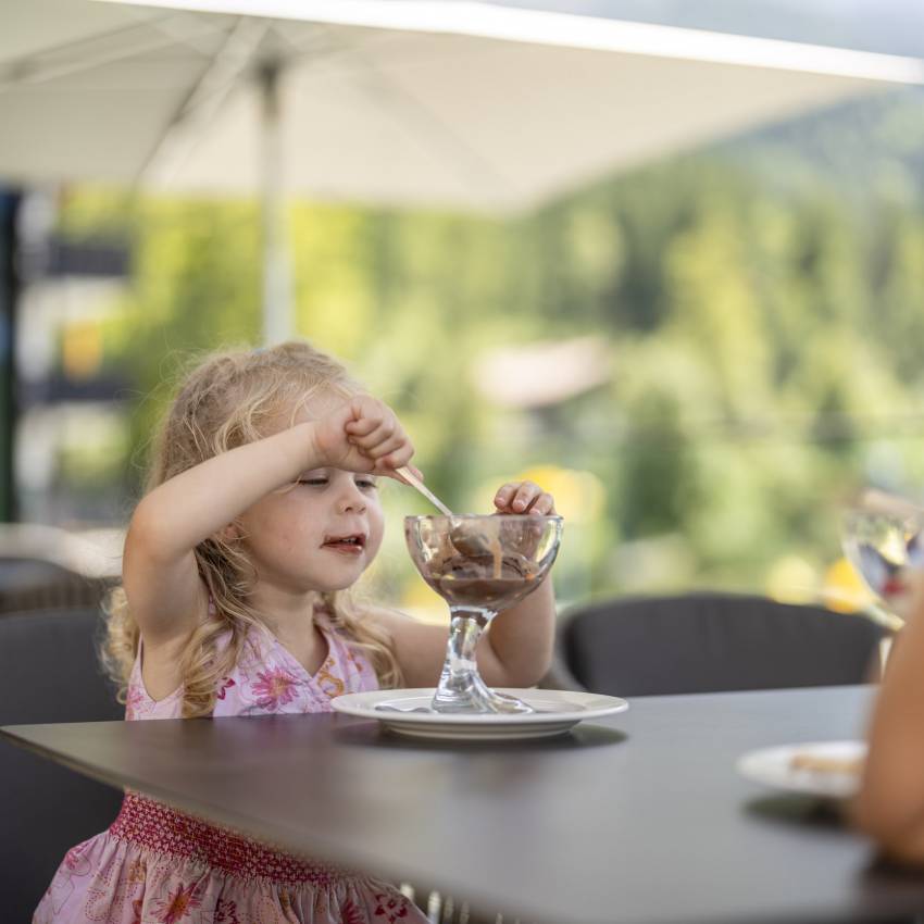 Delicacies for the very young: It always tastes good. - Hotel Eibsee