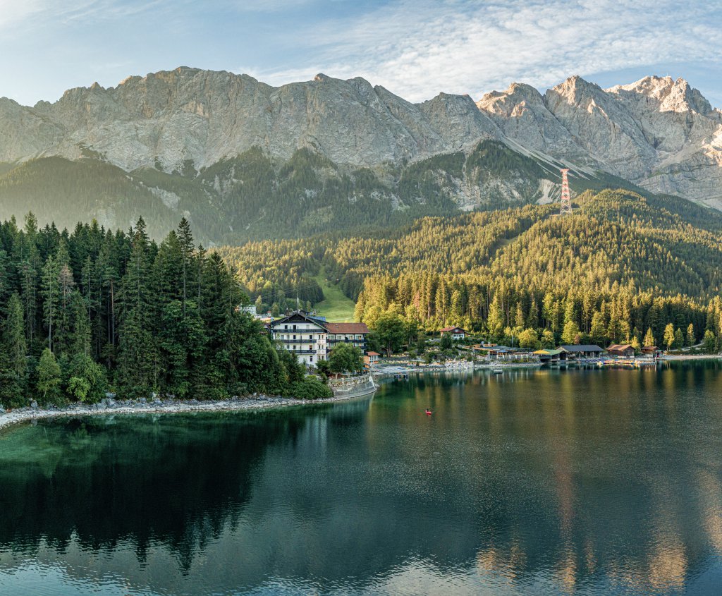 einzigartig-am-fu-e-der-zugspitze-eibsee-hotel